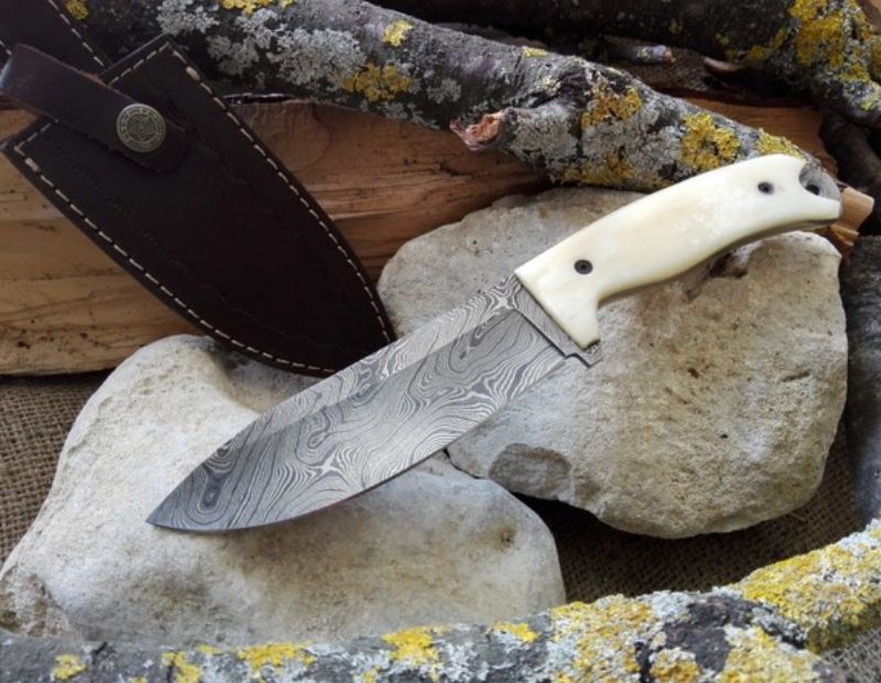 coltello artigianale lama damasco 180 strati