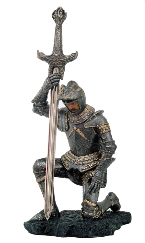 armatura medievale con spada