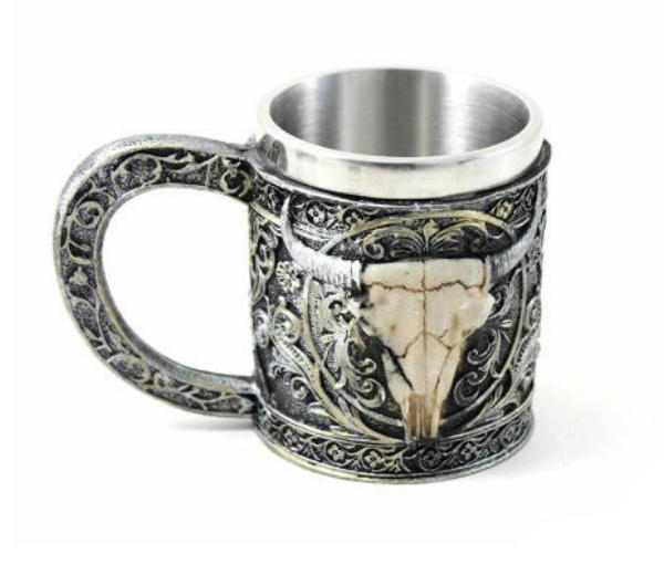 boccale con teschio di bufalo