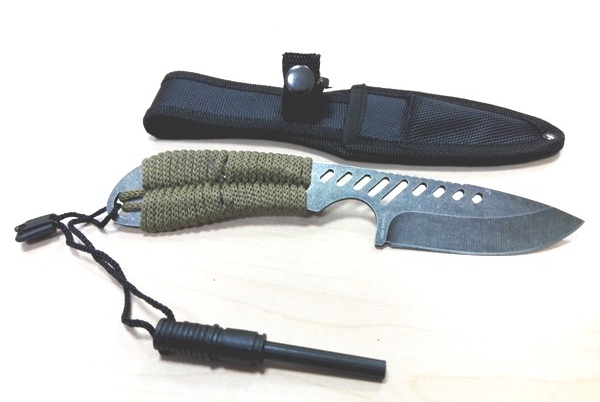 coltello survival con acciarino