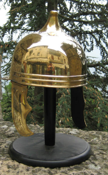 elmo montefortino ottonato elmo montefortino ottonato