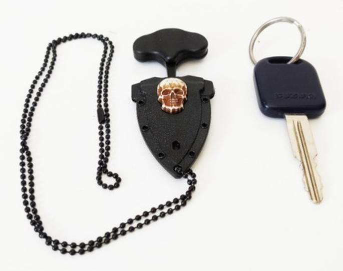 collana con mini coltello