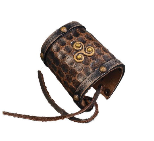 bracciale in cuoio con applicazioni ottone 3