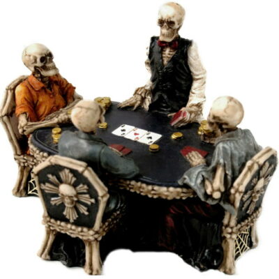 teschi al tavolo da poker
