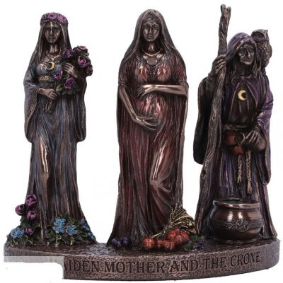 maiden, mother and crone trio of life
