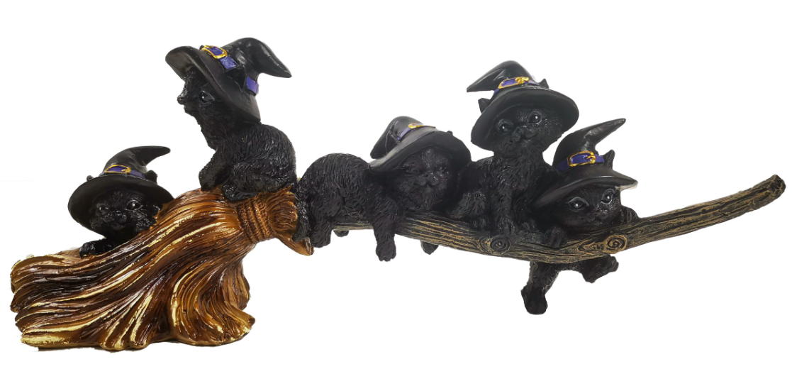 gattino nero in resina famiglia su scopa